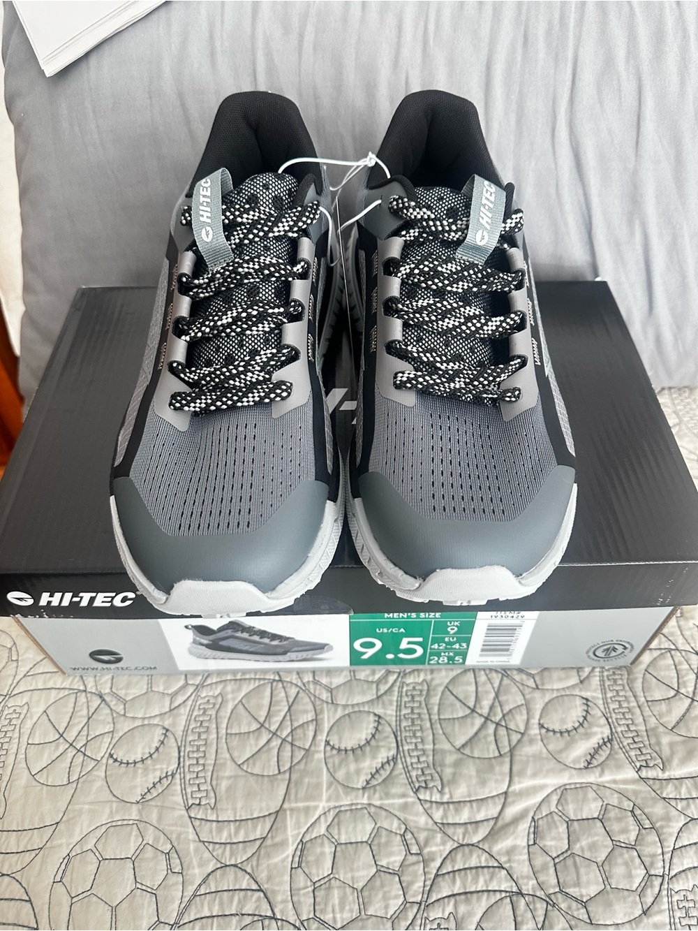 Hi-Tec Men's Gray and Black Athletic Sneakers